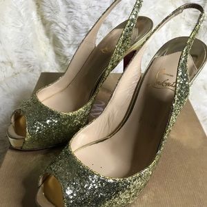 Beautiful gold sparkly Christian Louboutins ✨